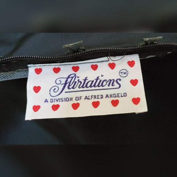 RARE Flirtations by Alfred Angelo - Picture 4 of 7